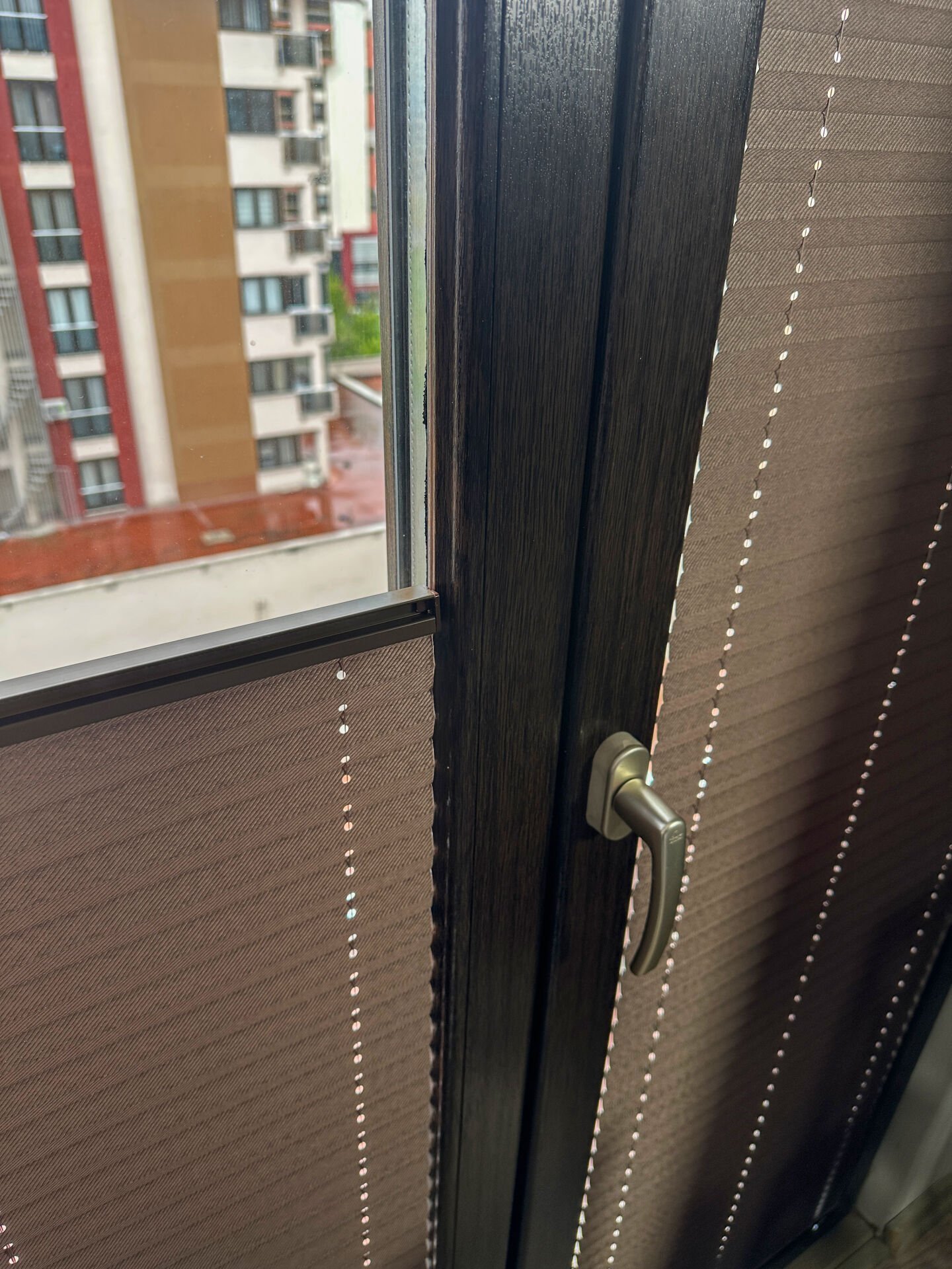 Dimout Serisi Kahve Plise Perde