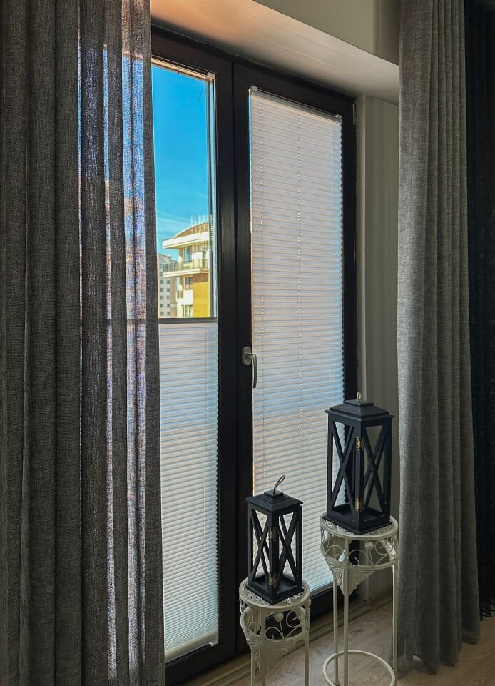 Lidya Serisi Açık Gri Plise Perde